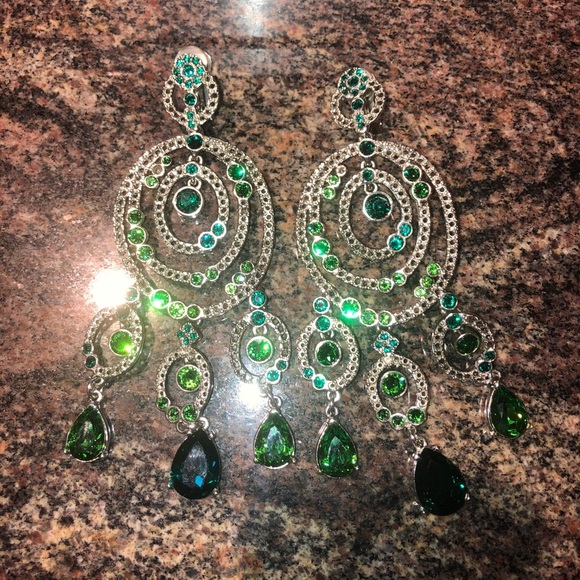 Oscar de la Renta Jewelry - Oscar De La Renta Green Drop Earrings